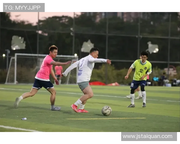 足球明星早上好迎接新一天的挑战与激情展现足球魅力的精彩瞬间